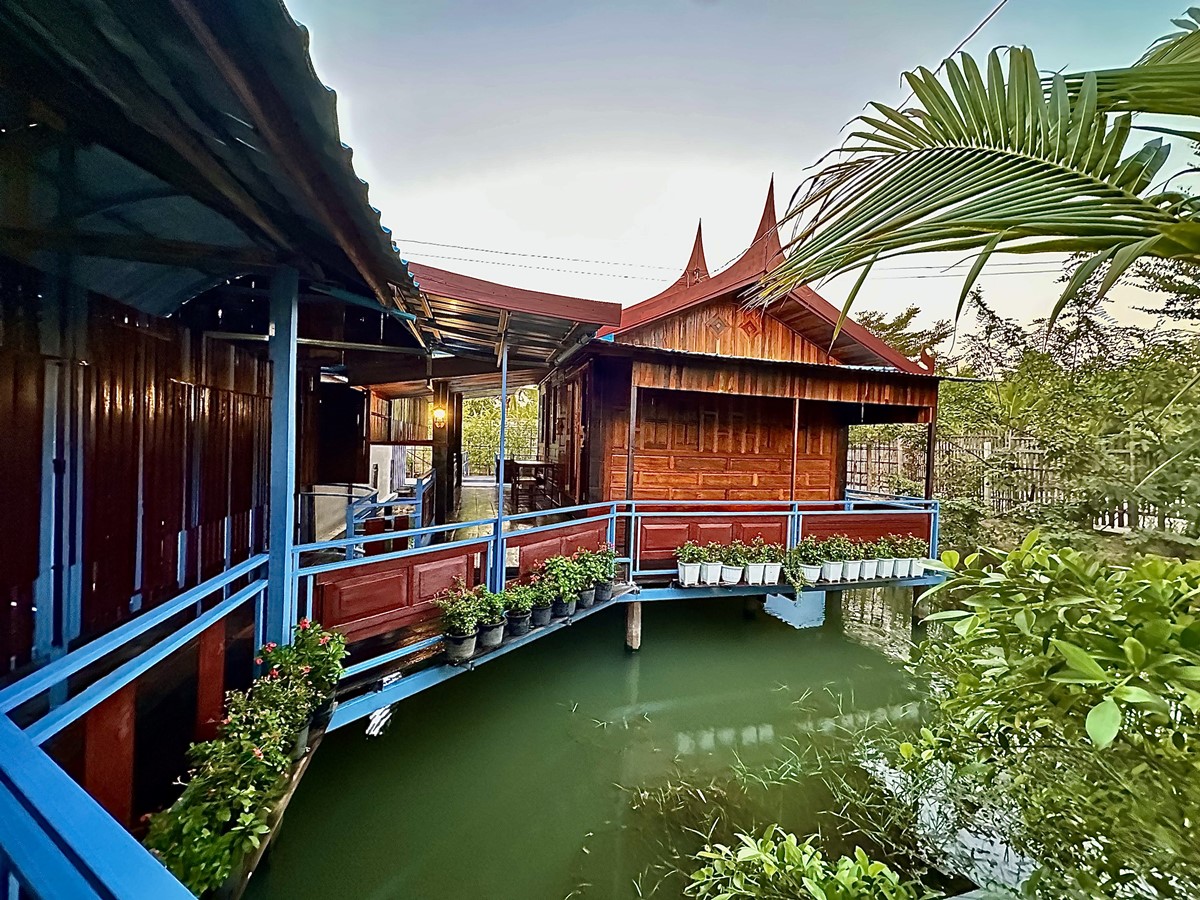 อารี รีสอร์ท - Aree Resort บ้านไม้เรือนไทย